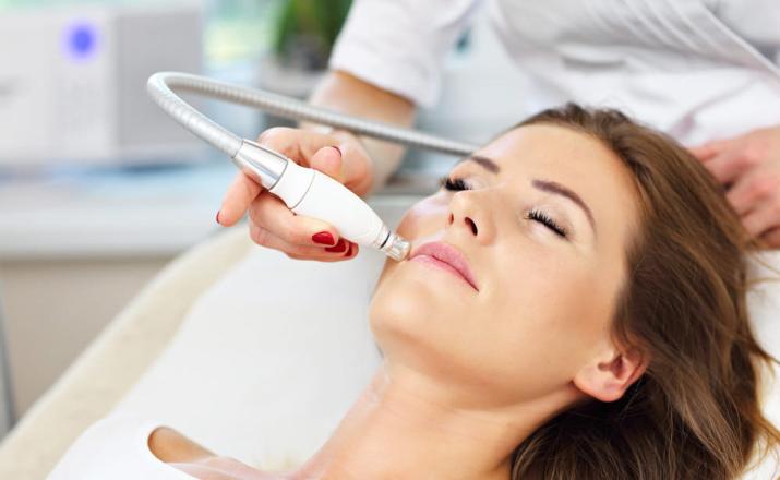 Epilation lèvre supérieure /1 séance d'entretien